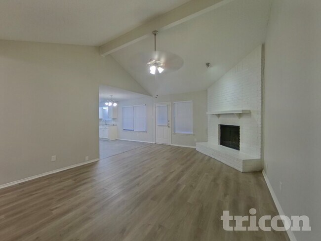 Photo - 521 Clover Dr