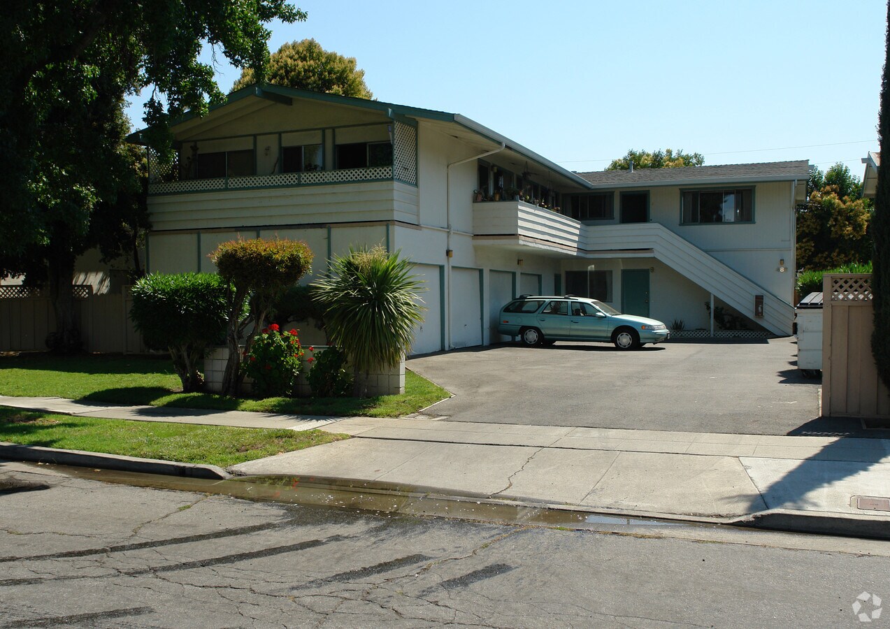 Photo - 486 Doyle Rd