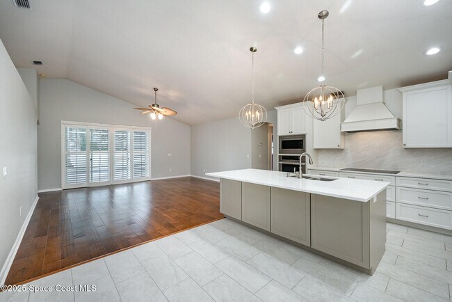 Photo - 776 Carriage Hill Rd