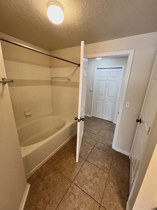 Photo - 2801 Chancellorsville Dr Unit 523