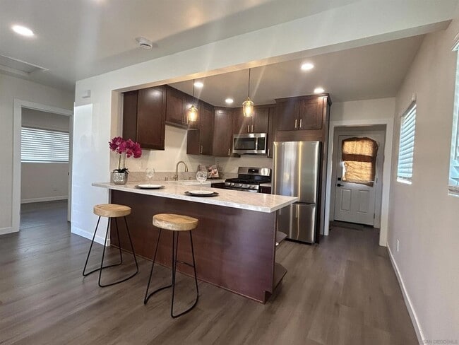 Photo - 3590 Madison Ave