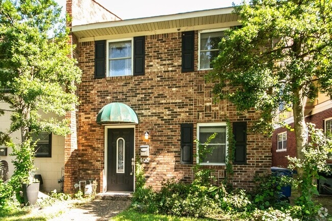 Building Photo - 403 W 4th St Rental