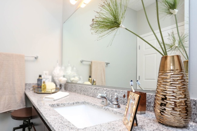 2BR, 2BA - 1,042 SF - Preakness - Bedroom