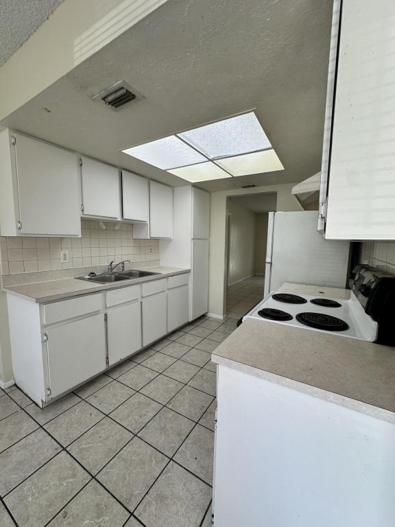 Photo - 2432 Herb Ave S