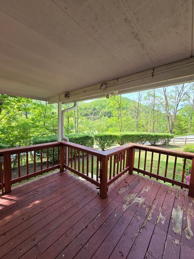 Photo - $1,800 - 3 Bedroom 3 Bathroom Unfurnished Home in Tatham Mountain Park