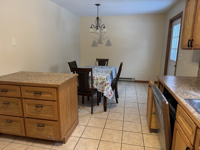 Photo - 285 1/4 Walnut St Unit Apt A