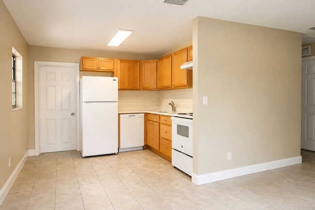 Photo - 3 Bedroom, 1 Bathroom Home for Rent in Tampa!