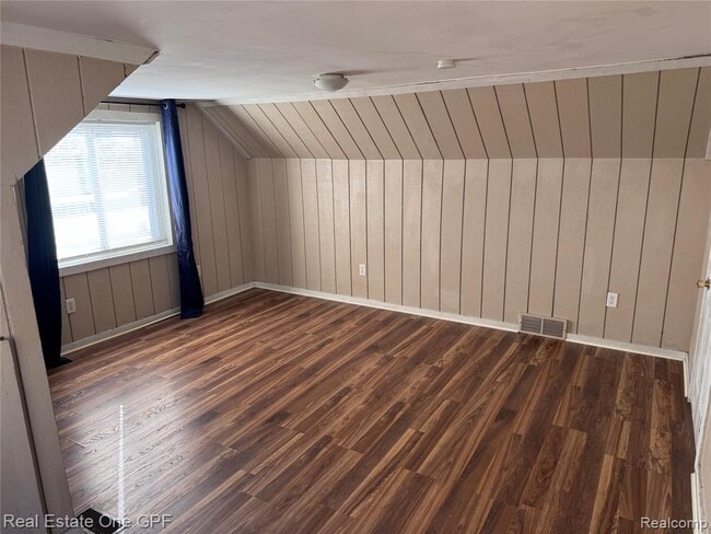 Photo - 11508 Nagel St