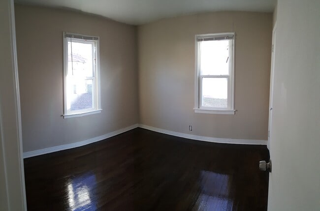 Photo - 2338 N Poplar St