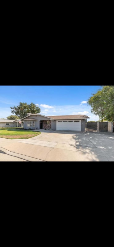 Photo - 1488 Ashcroft Ave