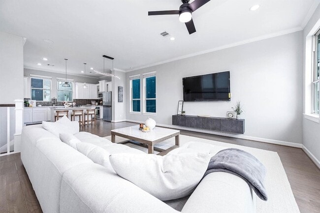 Photo - 2022 Groveland Glen Dr