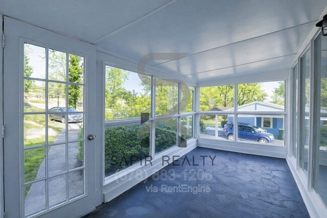 Photo - 1026 Lynhurst Dr SW