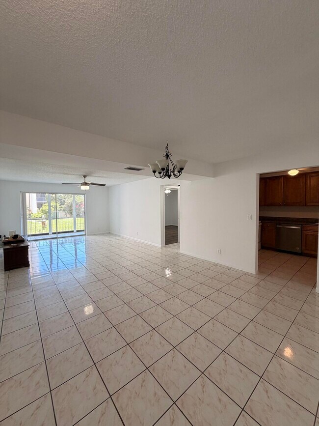 Photo - 618 NW 13th St Unit 0110