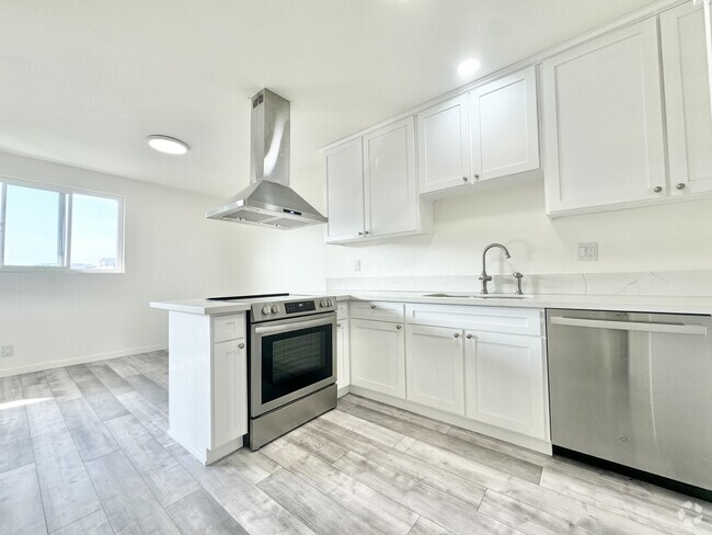 Building Photo - 4033 Sunset Blvd Unit 16A Rental