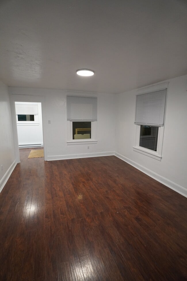 Photo - 1212 W King St