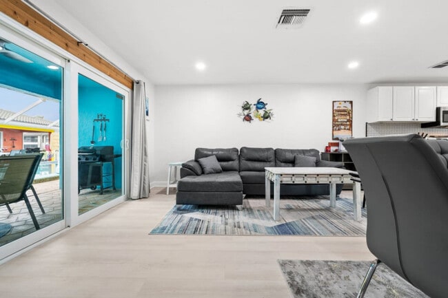 Photo - 1019 SE 40th St Unidad ID1334306P