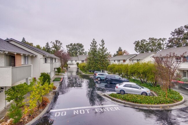 Photo - 10834 Northview Square
