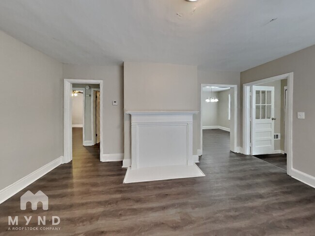 Photo - 1284 Westmont Rd SW