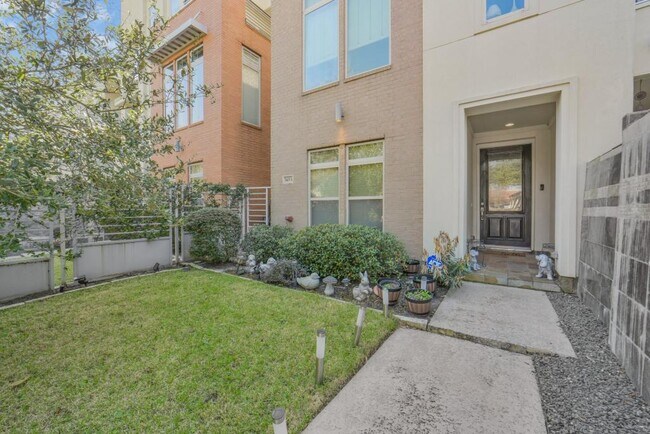 Photo - 5425A Hidalgo St