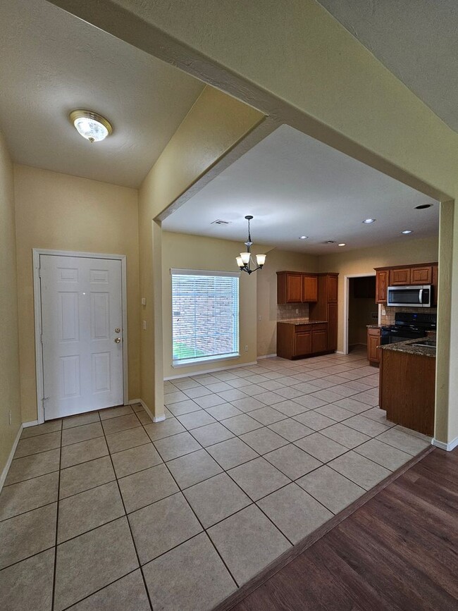 Photo - Moore Rental! Available NOW!