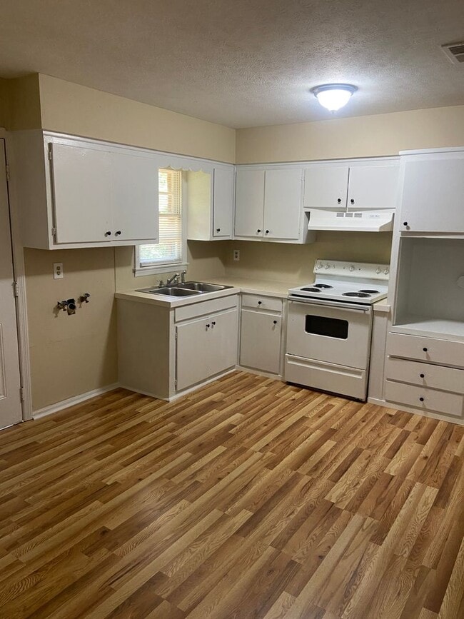 Photo - **AVAILABLE NOW**3 bedroom / 1 bathroom Home for Rent in Columbus, GA***