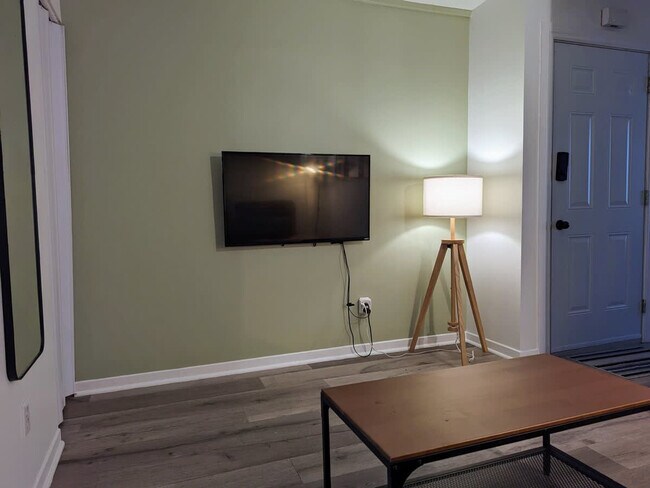 Photo - 1851 Rue Saint-Germain Unit SI FL3-ID1589034P
