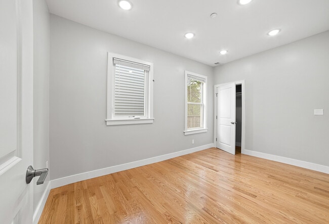 Photo - 146 Boston St