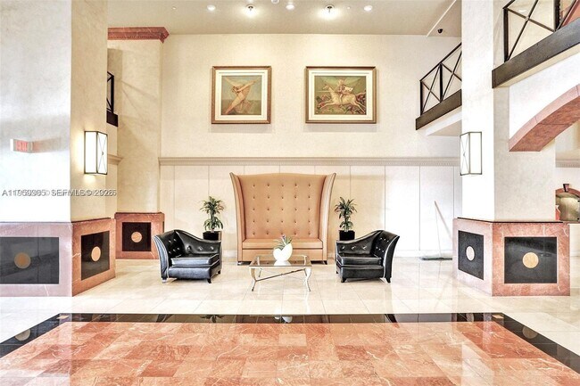 Photo - 555 NE 15th St Unidad 26G