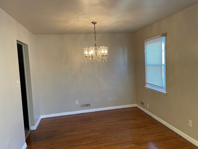 Dining room - 24 Grand Ave Unit 1