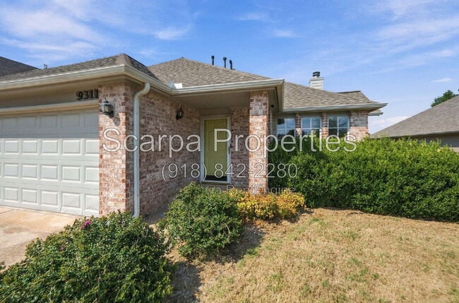 9311 E 95th Pl