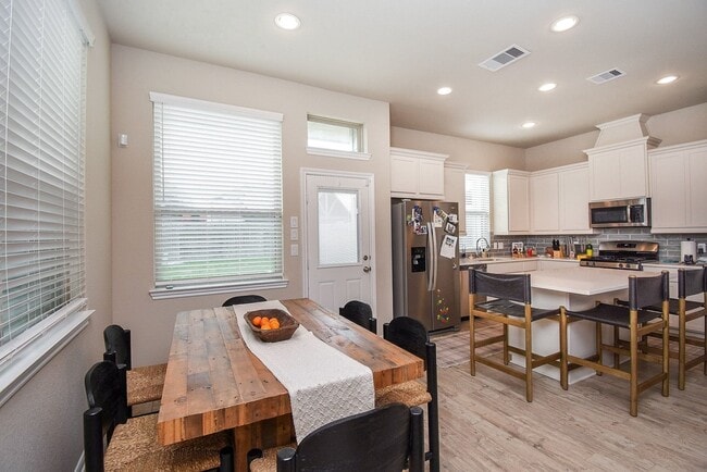 Photo - 8726 Laurel Crest Dr