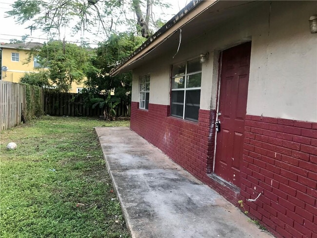 Building Photo - 1038 NW 8th Ave