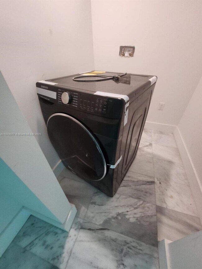 Photo - 1560 Drexel Ave Unit 207