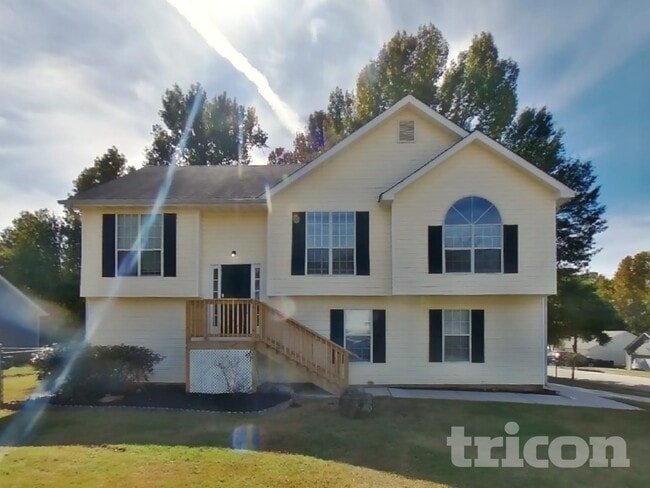 Photo - 262 Village Dr