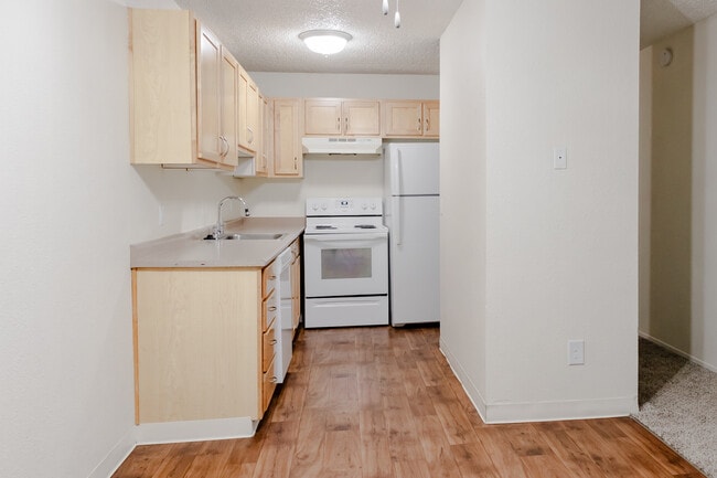 GREENBURG OAKS - PORTLAND OR - Greenburg Oaks