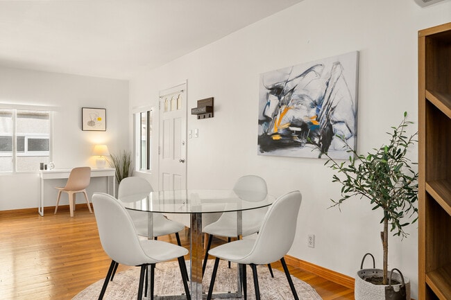 Photo - 1169 Amherst Ave Unidad #1173-1/2