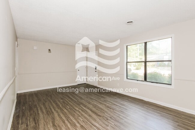 Photo - 105 Fallsbury Rd