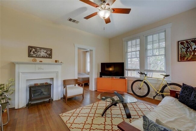 Photo - 601 Bellevue Pl