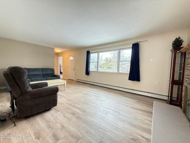 Photo - 63 Shorewood Dr