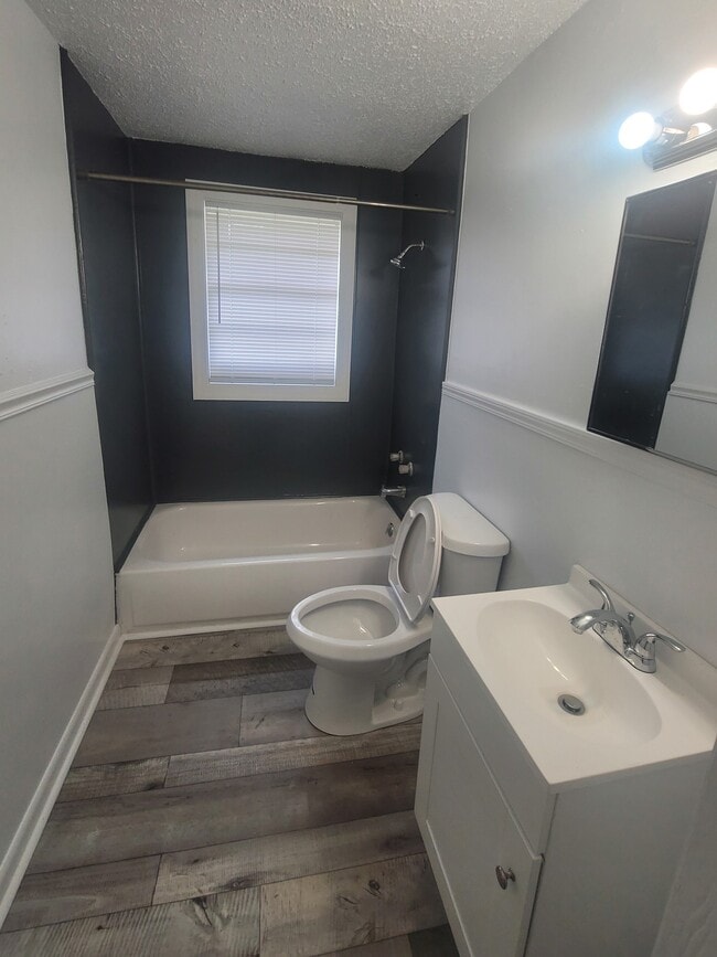 Photo - 506 E Spring St