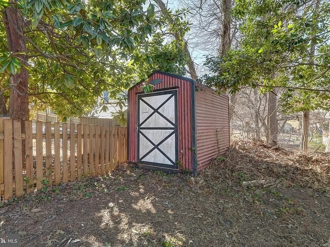 Photo - 302 Harris Rd