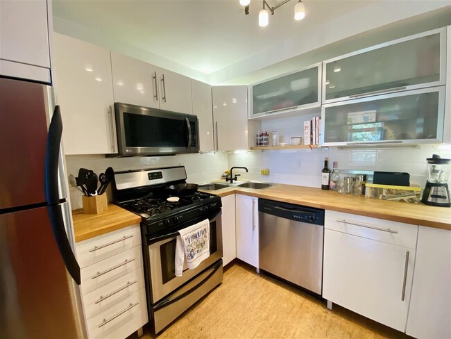 Photo - 222 Bloomfield St Unit 6R