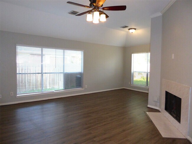 Photo - 6418 New World Dr