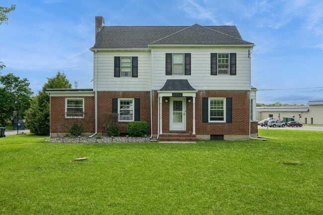 Photo - 1711 NY-17A House