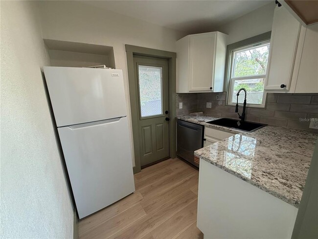 Photo - 535 14th Ave S