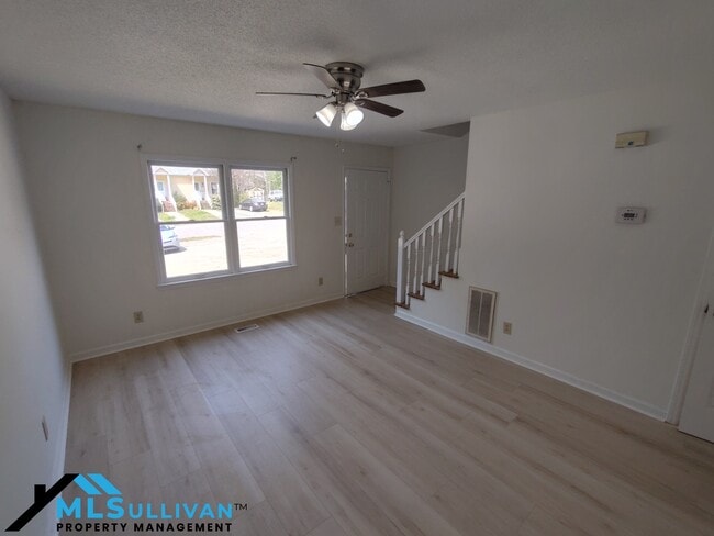 Photo - 2211 Peppertree St Unit B