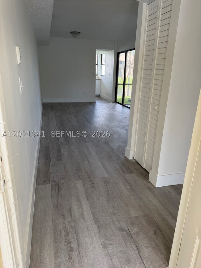 Building Photo - 1139 Independence Dr Unit 1139F