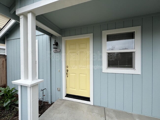 Photo - 2062 Red Oak Cir