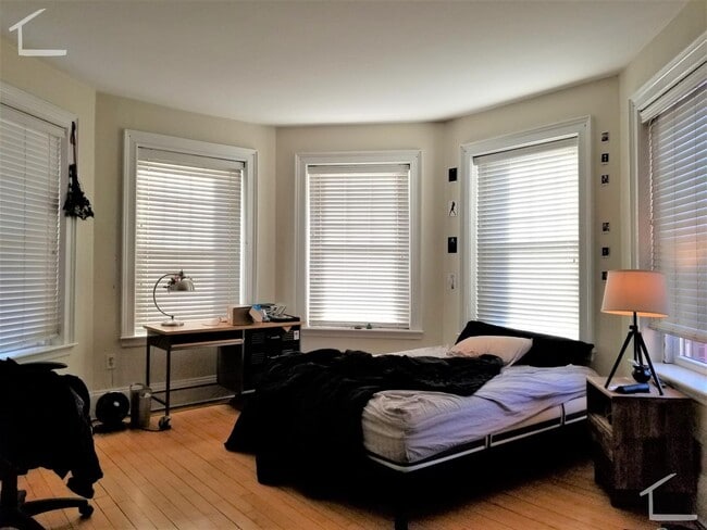 Photo - 1161 Commonwealth Ave