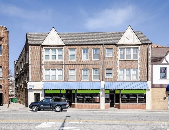 Building Photo - 18 E Northwest Hwy Unit 9 Rental